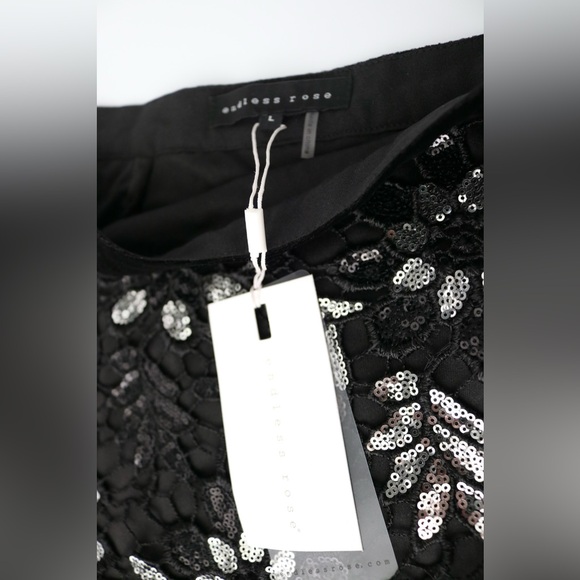 NWT- Endless Rose sequin mini skirt in size large - Picture 4 of 5